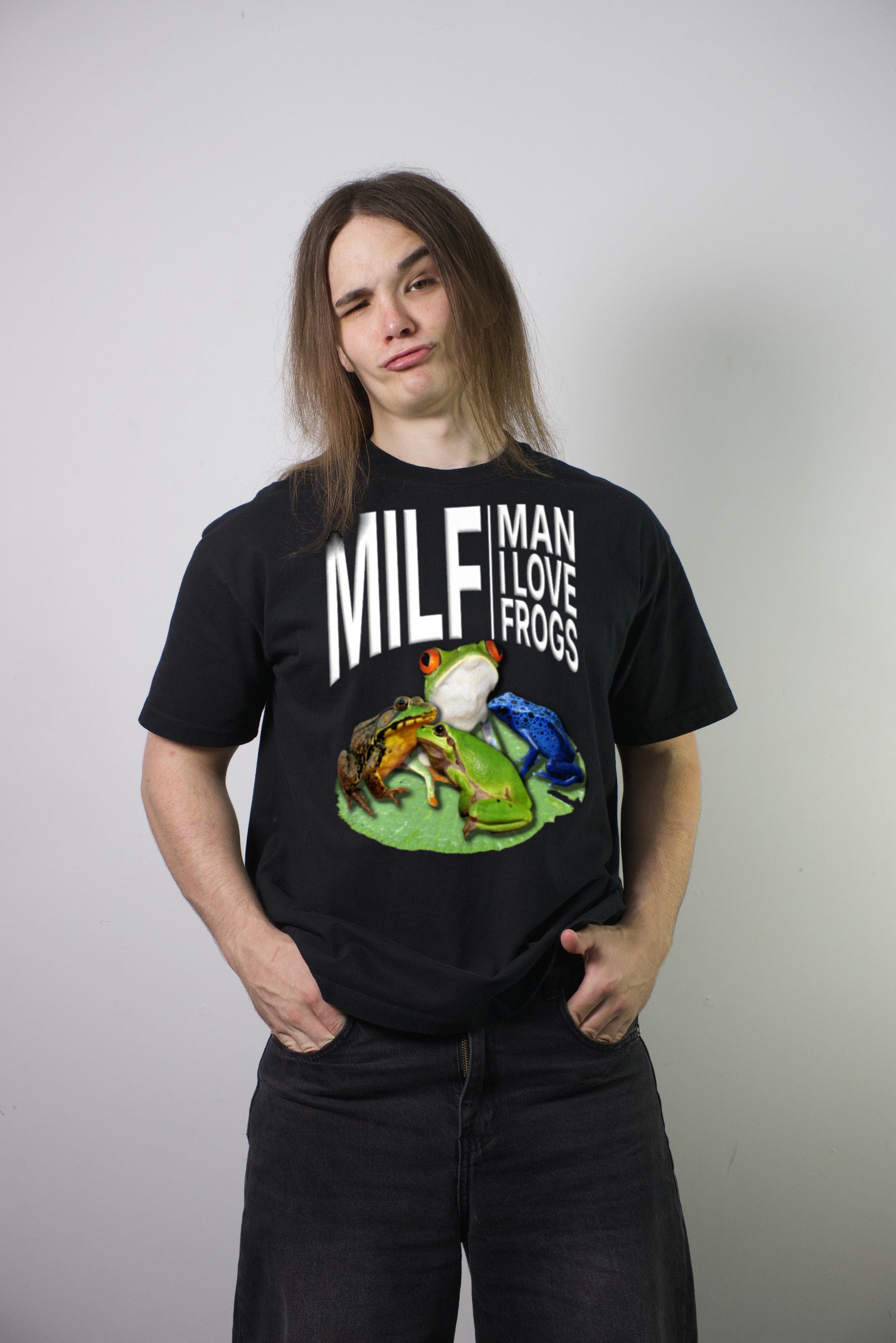 Man I Love Frogs Tee - black