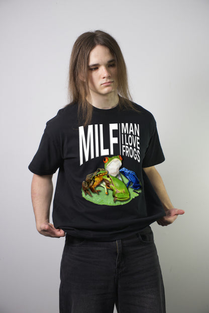 Man I Love Frogs Tee - hem detail